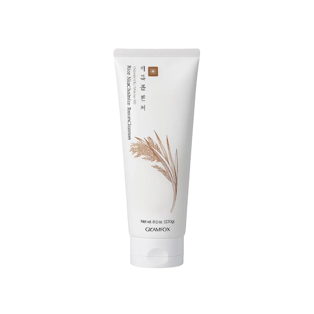 Glamfox Rice Niacinamide Foam Cleanser creates a rich foamy lather for gentle cleansing.