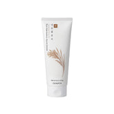 Glamfox Rice Niacinamide Foam Cleanser creates a rich foamy lather for gentle cleansing.