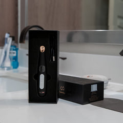 GLO24K Eye Care Massager vibration action captures quick, refreshing eye-area massage.