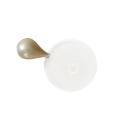 G.M. COLLIN Ceramide Comfort Serum application on skin supports a consistent morning or night routine.