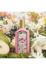 Gucci Flora Gorgeous Gardenia flower closeup emphasizing Gardenia sweetness and jasmine-inspired brightness