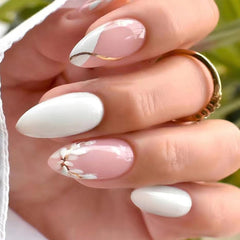 GUFUGU nails with adhesive tabs enable easy, mess-free application.
