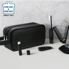 HappyDavid travel toiletry bag zipper close-up highlights smooth operation for easy access.