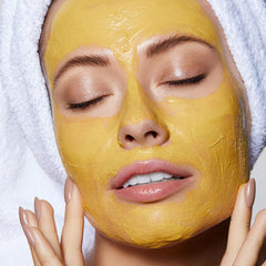 Healov sulfur face mask close-up shows mineral texture for purifying care