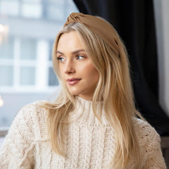 Huachi brown knot headband adds versatile everyday flair.
