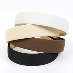 Huachi white headband with ribbed fabric offers versatile daily wear.
