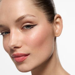 Inglot AMC Eyeliner Gel brush application demonstrates precise, smudge-resistant lining