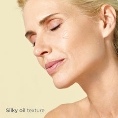 ISDIN Flavo-C Ultraglican ampoules on display for travel-friendly daily protection.