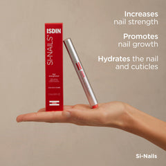 ISDIN Si-Nails nails closeup highlights reduced roughness and increased density.