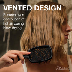 Janeke Superbrush with anti-static bristles to tame flyaways during detangling