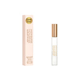 Jennifer Aniston Solstice Bloom bottle close-up reveals warm floral notes for everyday wear.