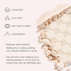 Jouer Soft Focus Hydrate Setting Powder translucent swatch demonstrates universal shade.