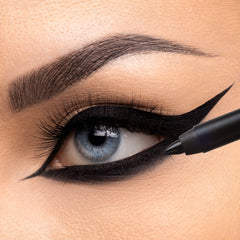 K7L Deep Black Eyeliner waterline application for precise, defining look.