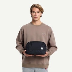 kalgoTeal Travel Toiletry Bag 8L TPU wet/dry pocket demonstrates separation of items.