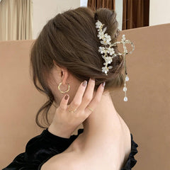 KEMMINTVN hair clip crystal accents sparkle, elevating formal hairstyles.