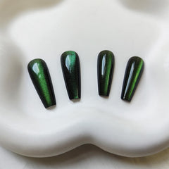 KKUUOO cat-eye press-on nails highlighting shimmering gradient for quick, glam fall or party nails.