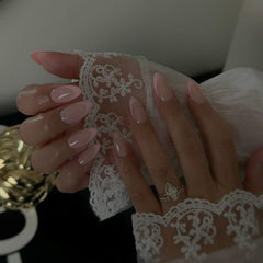 Collection of KXAMELIE nails in 15 sizes demonstrating versatile fit