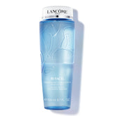 Lancôme Bi-Facil bottle pour demonstrates dual-phase makeup removal.