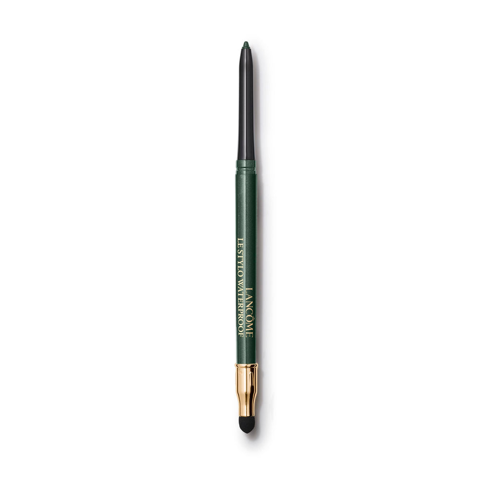 Lancôme Le Stylo Ivy close-up shows creamy waterproof pigment for all-day definition.