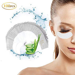 LANKIZ lint-free design demonstrated to stay in place during lash applications.