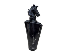Lattafa Maahir Black Edition olfactory-notes close-up hints oud and musk for confident presence.