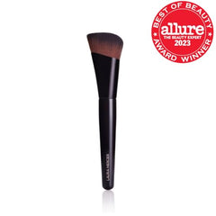 Laura Mercier Real Flawless Foundation Brush bristles detail for precise, streak-free coverage.