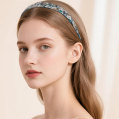 LAYONGMOLI non-slip teeth design headband with secure grip for all hair types.