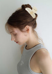 LILIE&WHITE large claw clip for thick hair keeps styles secure all day.