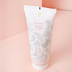 LOLLIA Snowdrop Shower Gel creating rich lather during use