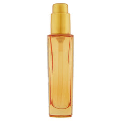 L'Oreal Paris Elvive Extraordinary Oil pour shows easy application and nourishment