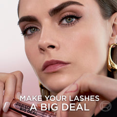 L'Oreal Paris Paradise Big Deal Mascara brush close-up shows separation and length.