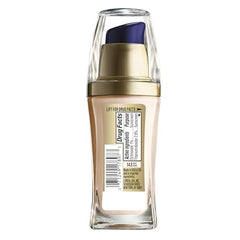 L'Oreal Paris Visible Lift Serum Absolute Foundation swatch for radiant coverage.