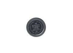 MAC Fluidline Blacktrack precision-application demonstrates clean, defined looks.
