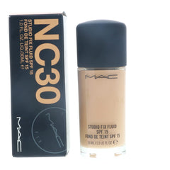 MAC Studio Fix Fluid Foundation bottle showcases SPF15 and oil-free natural matte finish.