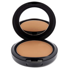 MAC Studio Fix NW40 swatch image demonstrates color-true coverage across skin tones