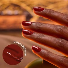Manucurist Green Bohème close-up highlights vibrant color and smooth, quick-dry application.