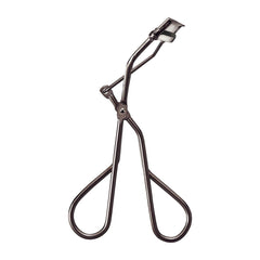 MAQuillAGE Shiseido Edge Free Eyelash Curler close-up shows precise edge-free curling for natural definition.
