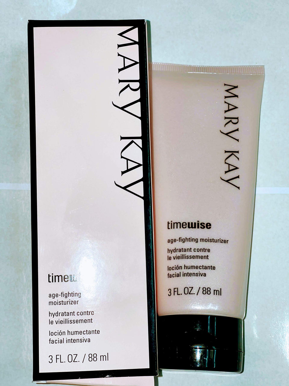 Mary Kay TimeWise moisturizer bottle pump highlights a lightweight, oil-control hydration.