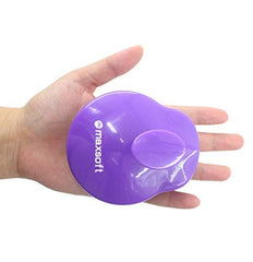 Maxsoft scalp massage action showing deep cleaning and exfoliation