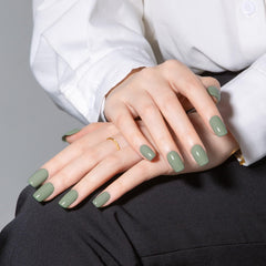 MAYCHAO base coat application demonstrates prep for durable gel color.