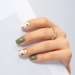 MAYCHAO LED-curing 60-120 seconds—fast, convenient gel polish curing.