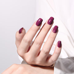 MAYCHAO Vino Red gel polish cap close-up highlighting premium bottle design.