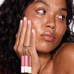 MCoBeauty shine and layering enables customizable looks with three flattering tones.