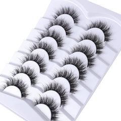 Mebver D curl lash strips show secure band and easy application.