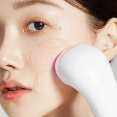 Medicube Age-R Derma Shot device paired with booster serum for enhanced absorption.