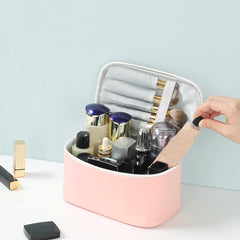 Meiyuuo makeup bag close-up zipper with hearts for durable daily use