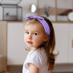 Melbelia headband 0.98-inch-wide elastic stays secure without pinching.