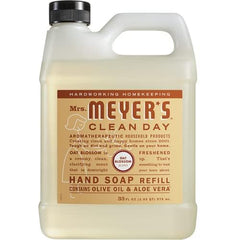 Meyers Mrs Clean Day refill packaging highlighting plastic-reduction design