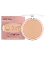 Mineral Fusion pressed powder foundation matte finish close-up shows shine control for a photo-ready look.