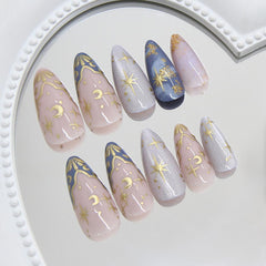 MINGCHUN jelly glue stickers closeup highlights reusable nails for quick, easy touchups.